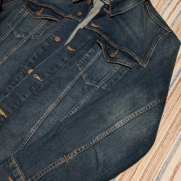 Levi Strauss & Co. Gold Label Men's Signature Trucker Jacket - Picture 3 of 5